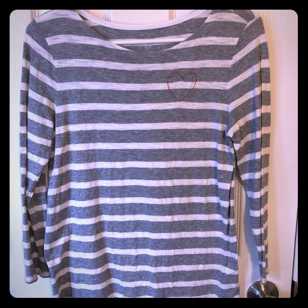 Old Navy 3/4 sleeve shirt.